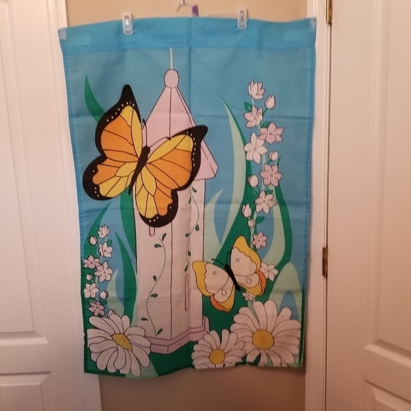 Other - Garden Flags 28x40  Monarch Butterfly  And Daisy